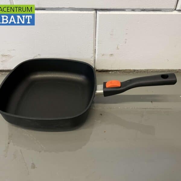 EUROLUX gietijzeren universele koekenpan pan 24 x 24 cm - keramisch oppervlak - PFOA-vrij - MADE IN GERMANY