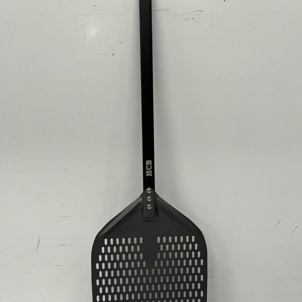 HCB Pizzaschep hard geanodiseerd, geperforeerd blad 30 cm, lengte steel 60 cm Horeca