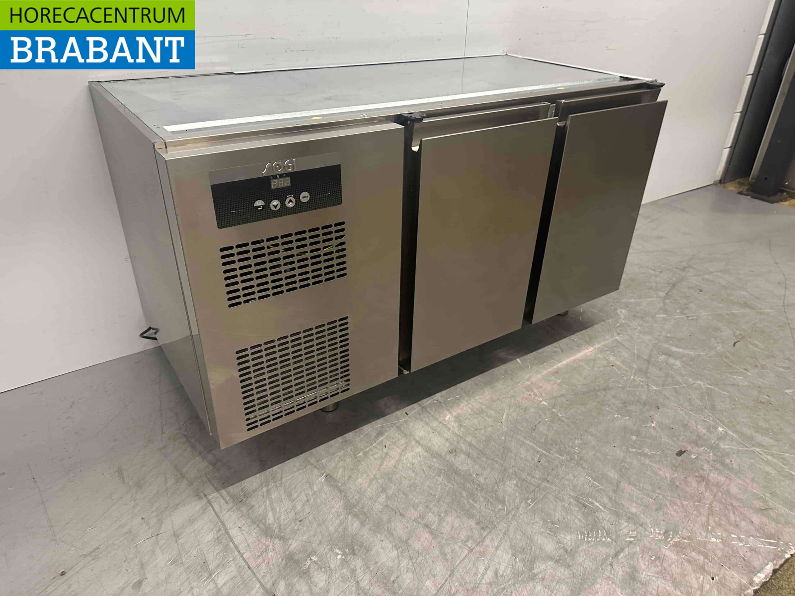 RVS Sagi Koelwerkbank 2 deuren 140 cm 230V Horeca - Afbeelding 2
